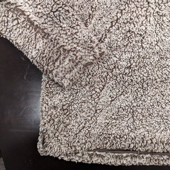 Altar'd State Sherpa Quarter Zip Size Large - Picture 2 of 3